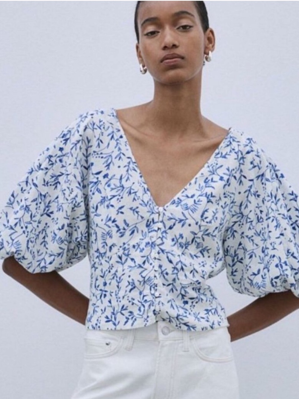 H&M size M linen blend Blue Floral Button-Front Women’s Top